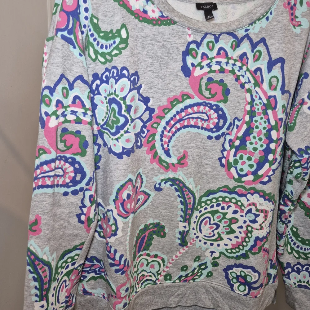 Patterned Gray Top - Picture 2 of 2